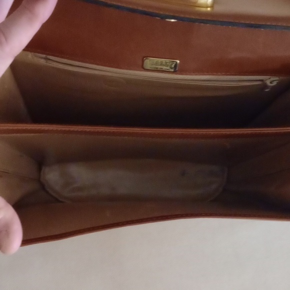 Vintage Bally tan leather crossbody bag - Picture 10 of 15